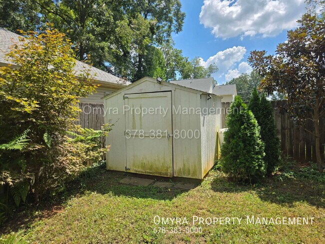 Building Photo - 2495 Amelia Ave