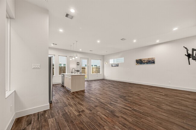 Building Photo - 4418 Bora Bora Ln