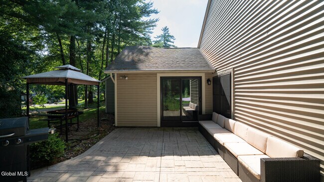 Building Photo - 64 Meadow Rue Pl