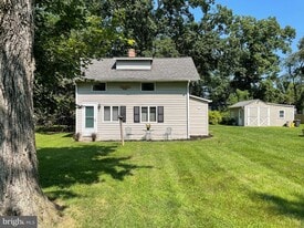 Building Photo - 46 Woodland Ave