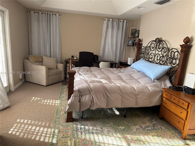 Building Photo - 1651 Hawthorne Pl