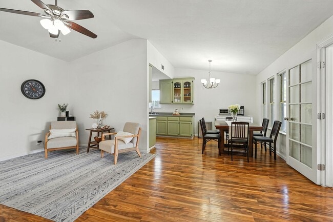 Building Photo - Single-Story 3 Bedroom Home in Quiet El Dorado Cul-De-Sac! Dog Friendly!