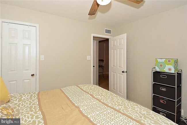 Building Photo - 3305 Wyndham Cir