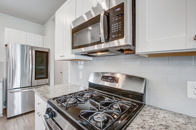 Building Photo - 347 Matuskovic Dr