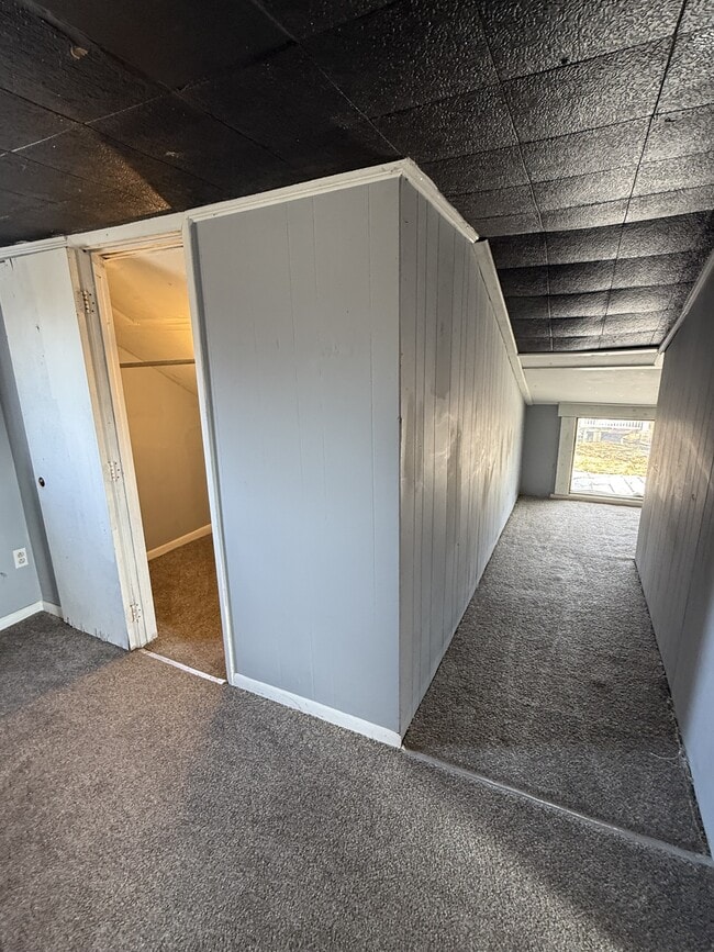 Building Photo - 2 Columbia Dr