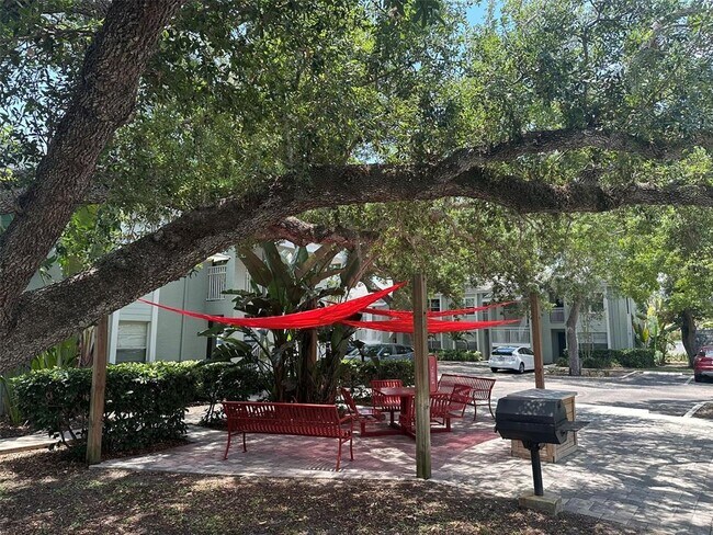 Building Photo - 5440 S MacDill Ave