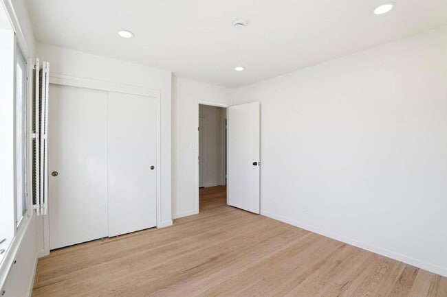 Building Photo - 1201 Weymoth Dr