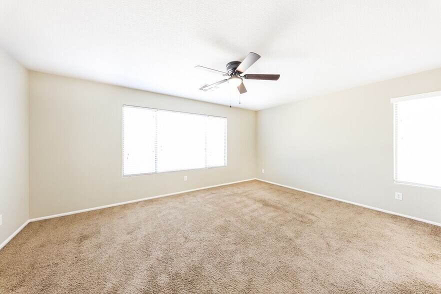 Building Photo - 2319 W Running Deer Trl