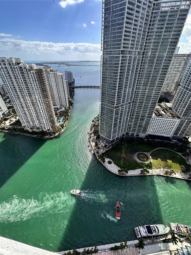 Primary Photo - 300 Biscayne Blvd Way