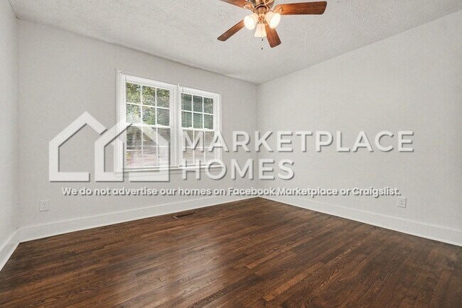 Building Photo - 2801 Palm Dr