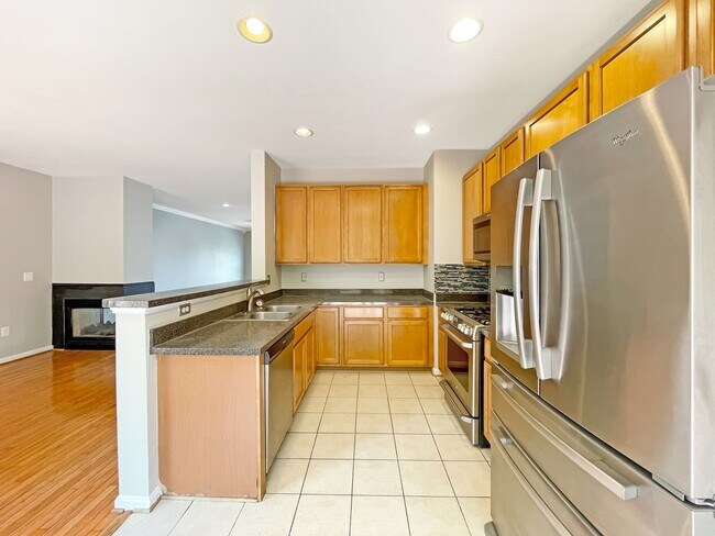 Building Photo - 15716 Palermo Terrace