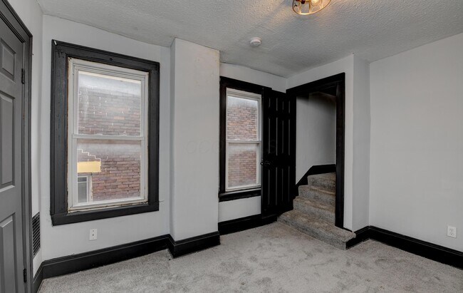 Building Photo - 814 S Ohio Ave