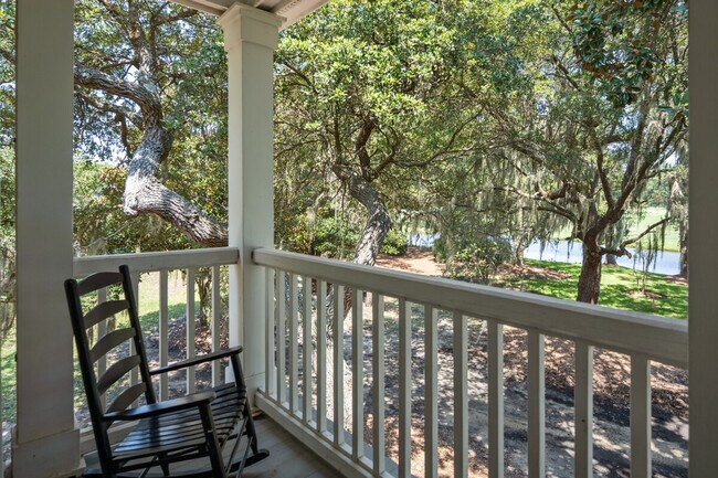 Building Photo - 723 Bonnyneck Dr