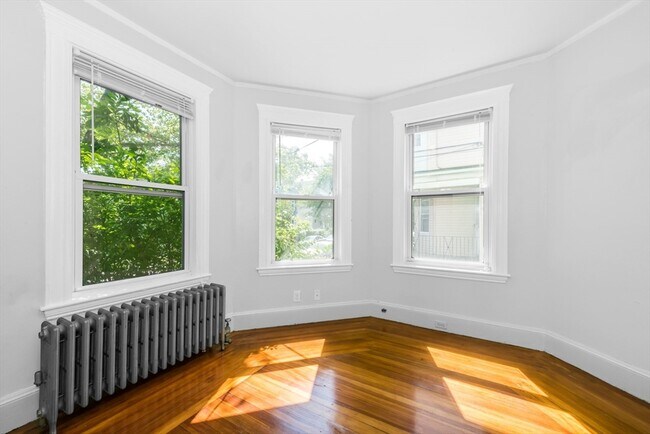 Building Photo - 46 Hobson St