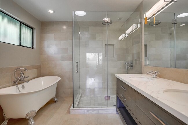 Master Bathroom - 556 Luton Dr