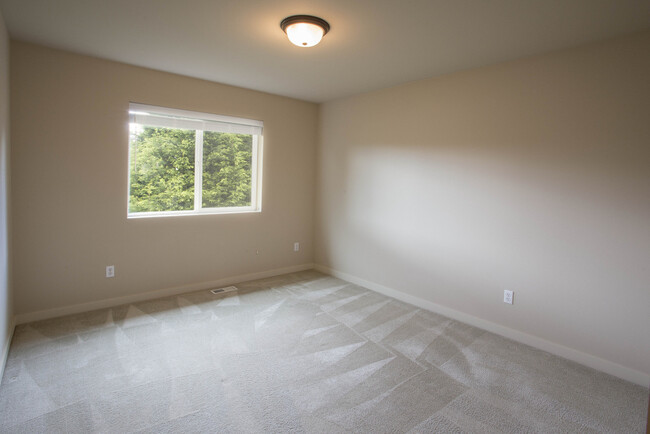 Building Photo - Beautiful 4 Bedroom in Bothell
