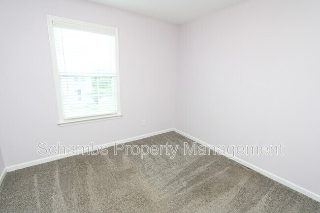 Building Photo - 1043 Myers Point Dr