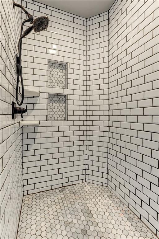 Building Photo - 623 Sweetwater Creek Dr