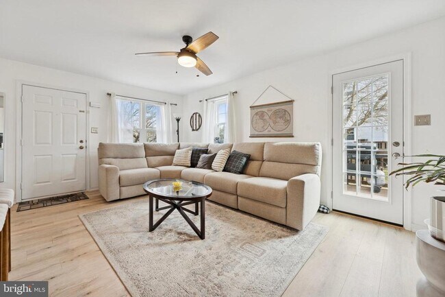 Building Photo - 422 Wendover Dr