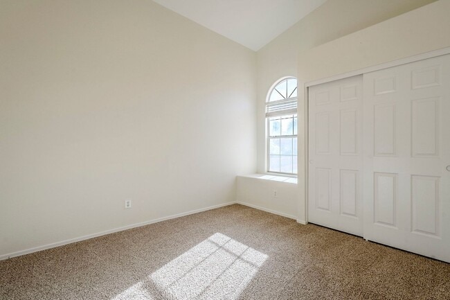 Building Photo - Beautifully Updated 4-Bedroom Home with Easy Access to Loop 101!