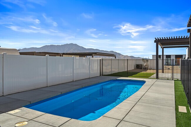 Building Photo - 13848 Scenic Crest Cir