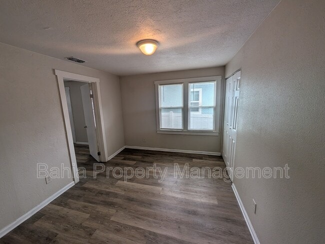 Building Photo - 1013 20th Ave S