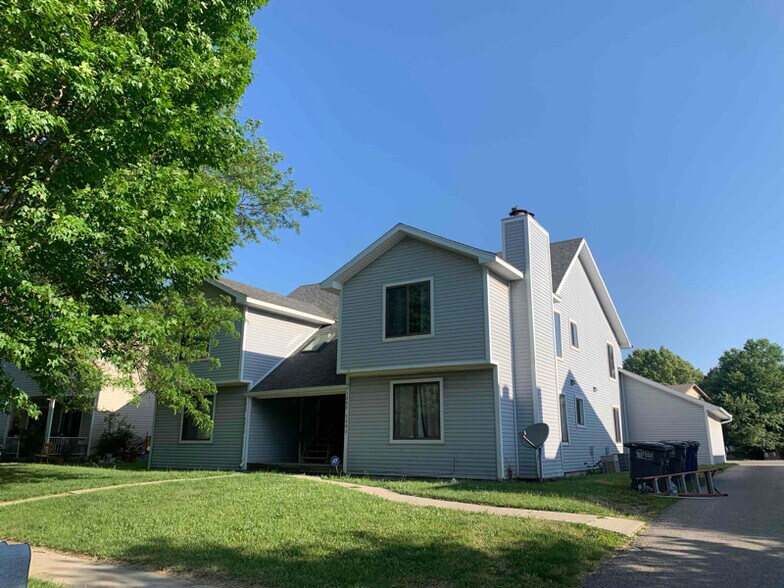 Primary Photo - 5806 Ryewyck Dr