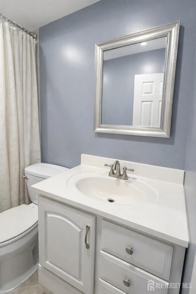 Building Photo - 289 Main St