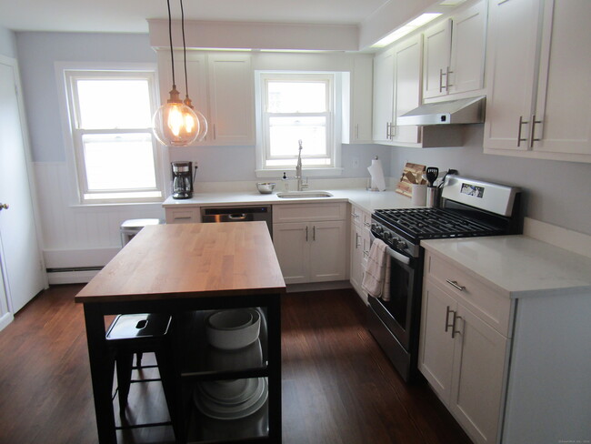 Building Photo - 48 Beach Ave
