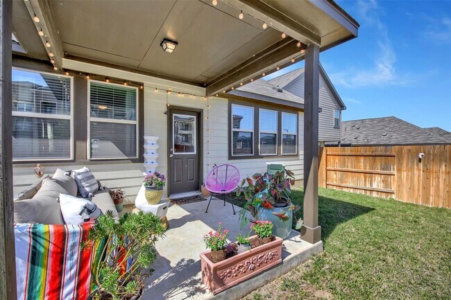 Building Photo - 305 Satsuma Dr