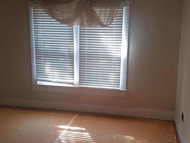 Building Photo - 612 S 9th St