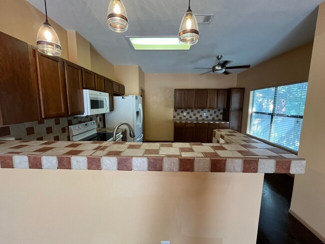 Building Photo - 7339 Hunters Land