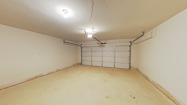 Building Photo - Very Nice 3 bedroom 2 bath home in MWC sch...