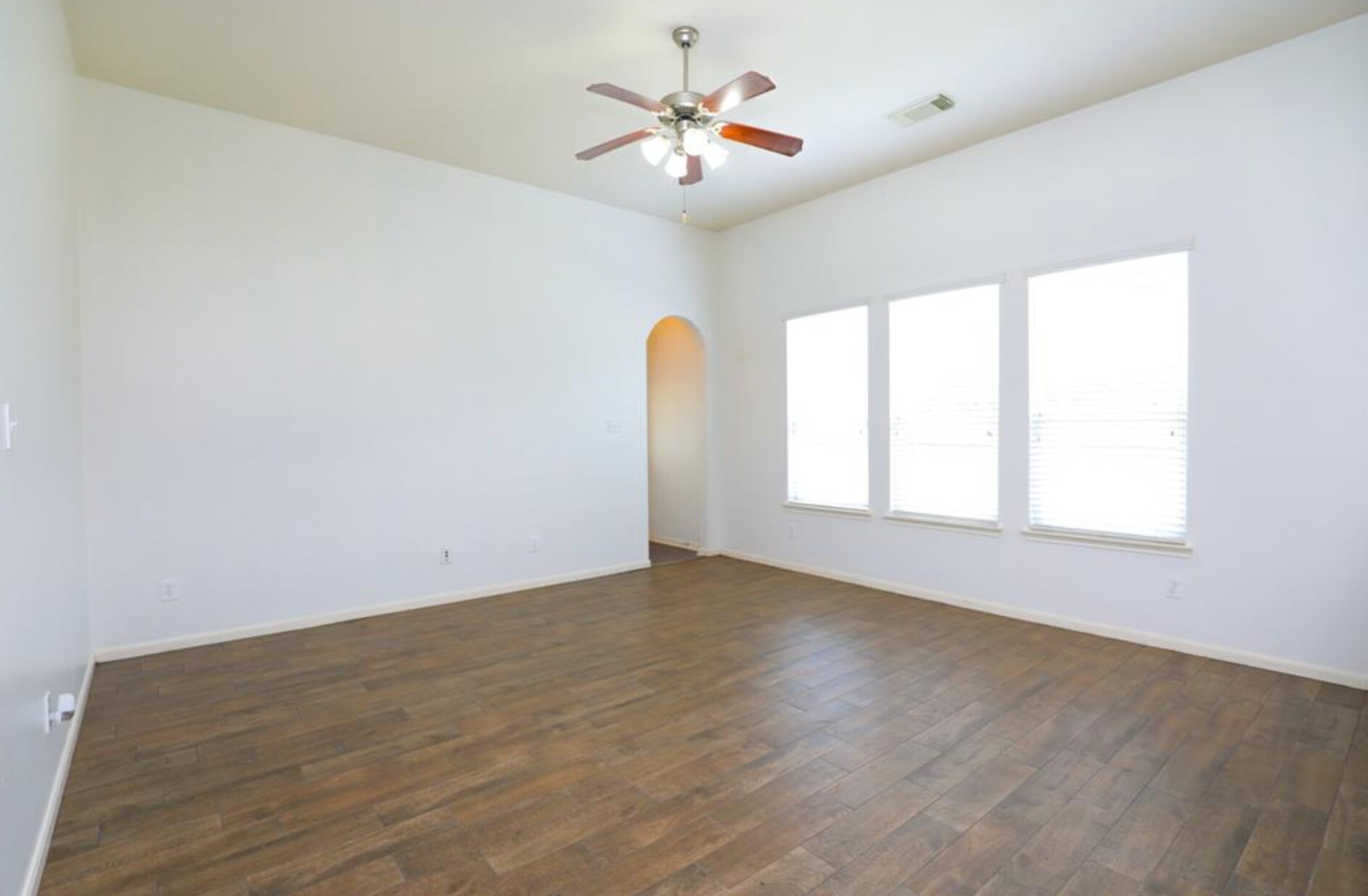 Building Photo - 12827 Pecan Shores Dr