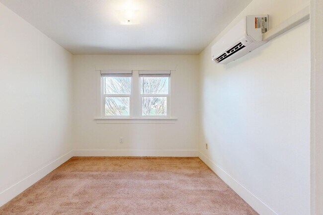 Building Photo - Farmhouse - Showings now Available
