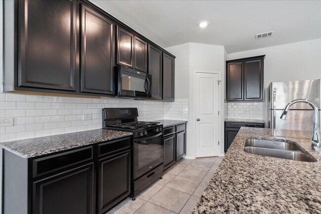 Building Photo - 5711 Pleasanton Pkwy