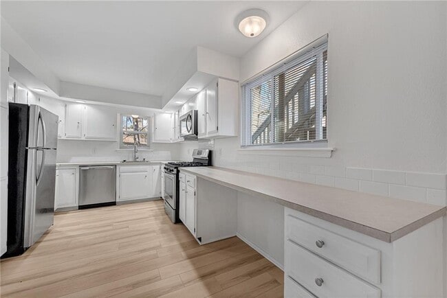 Building Photo - 14804 Dutchmans Dr