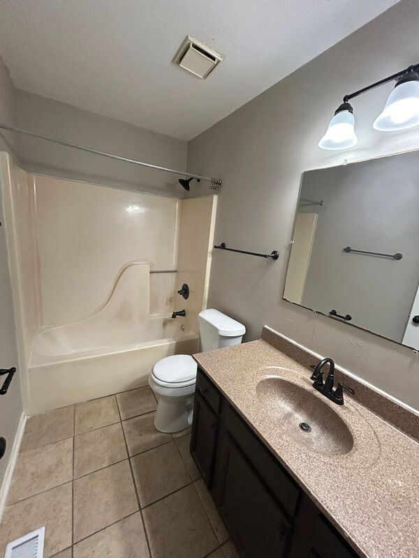 Building Photo - 116 Grether Ave