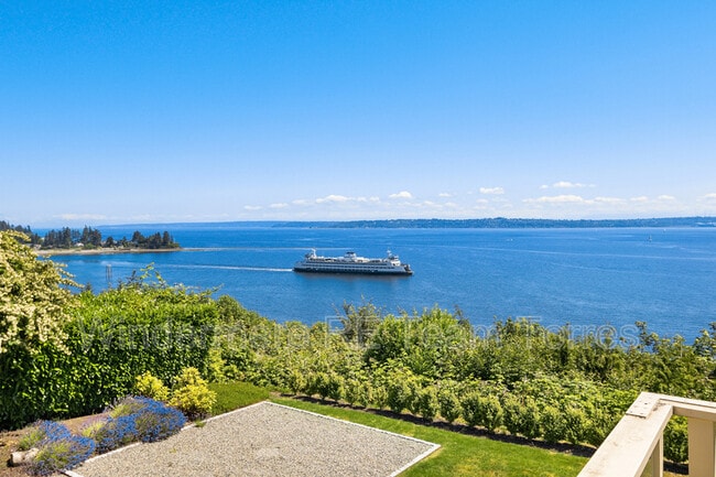 Building Photo - 10837 Bill Point Bluff NE