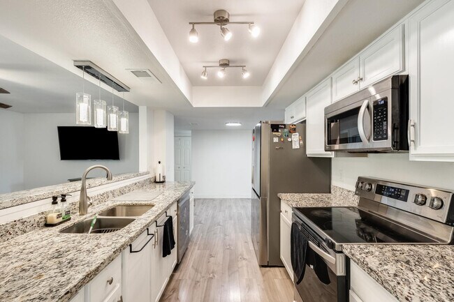 Building Photo - 5352 W Port Au Prince Ln