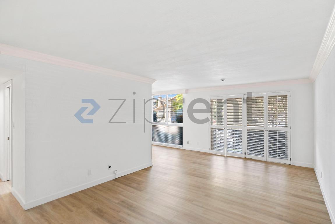 Building Photo - Unit 103