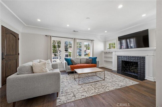 Building Photo - 630 Pioneer Dr