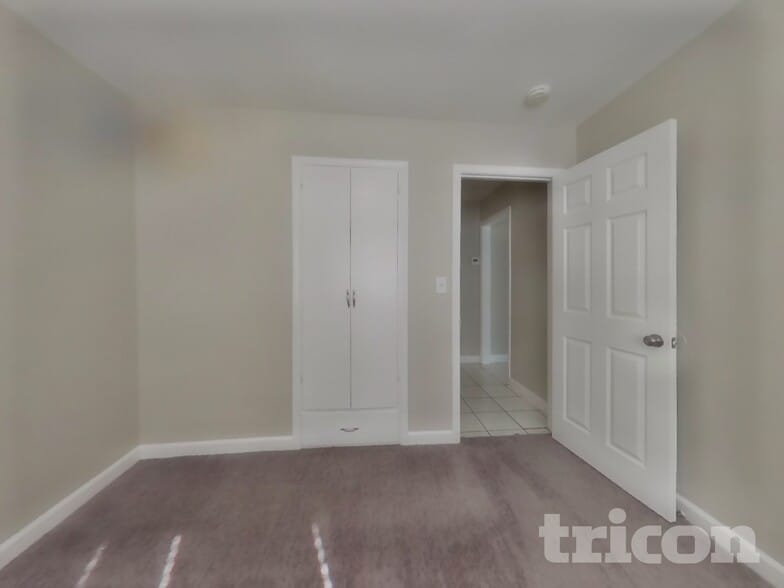 Building Photo - 684 Brown Ave