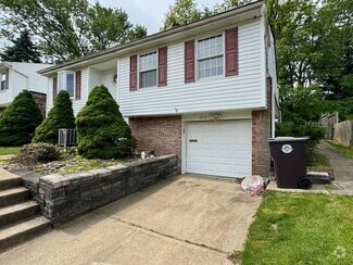 Building Photo - Spacious Split Level 3/1.5 House in Baldwi...