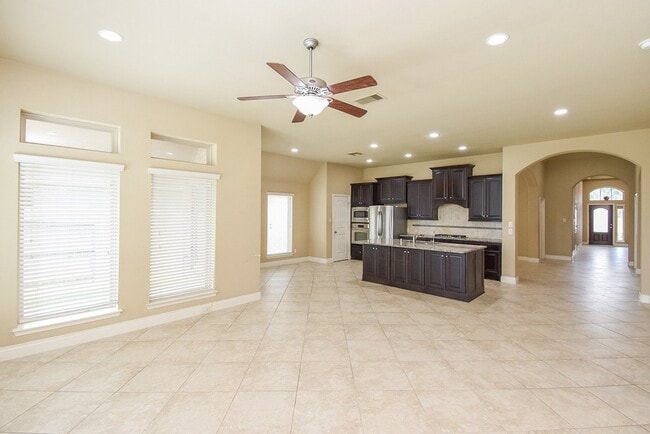 Building Photo - 10310 Rouken Glen Ct.