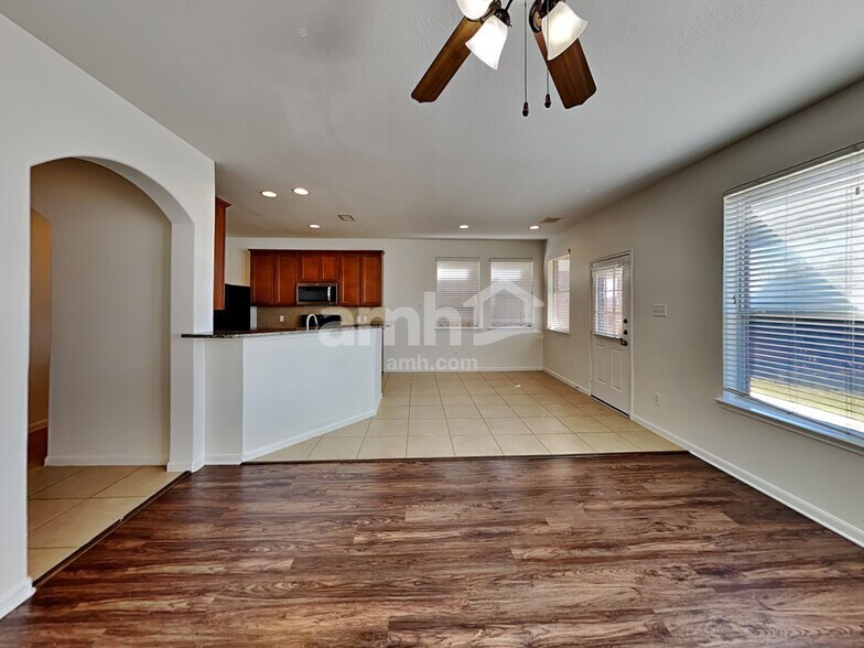 Building Photo - 2303 Cantabria Ln
