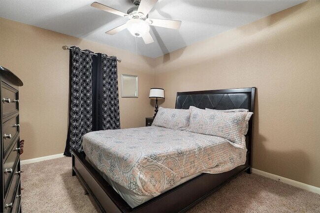 Building Photo - 2912 Day Star Dr