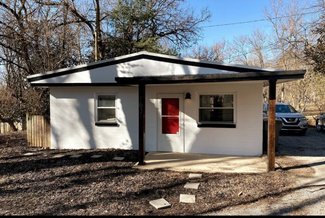 Building Photo - 1631 S Huntington Dr