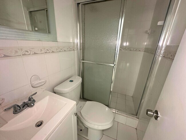 Building Photo - A charming home features 3 spacious bedroo...