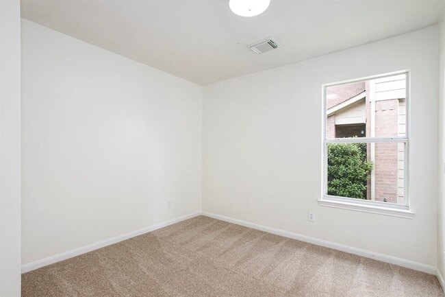 Building Photo - 7719 Serene Wood Ln